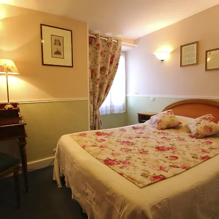 Hotel Chopin 2*
